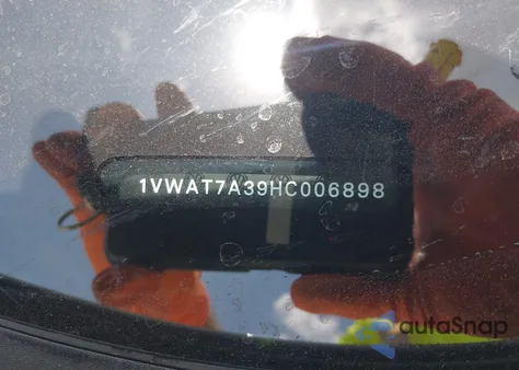 2017 Volkswagen Passat 1.8T S z USA, uszkodzony, nr VIN 1VWAT7A39HC006898